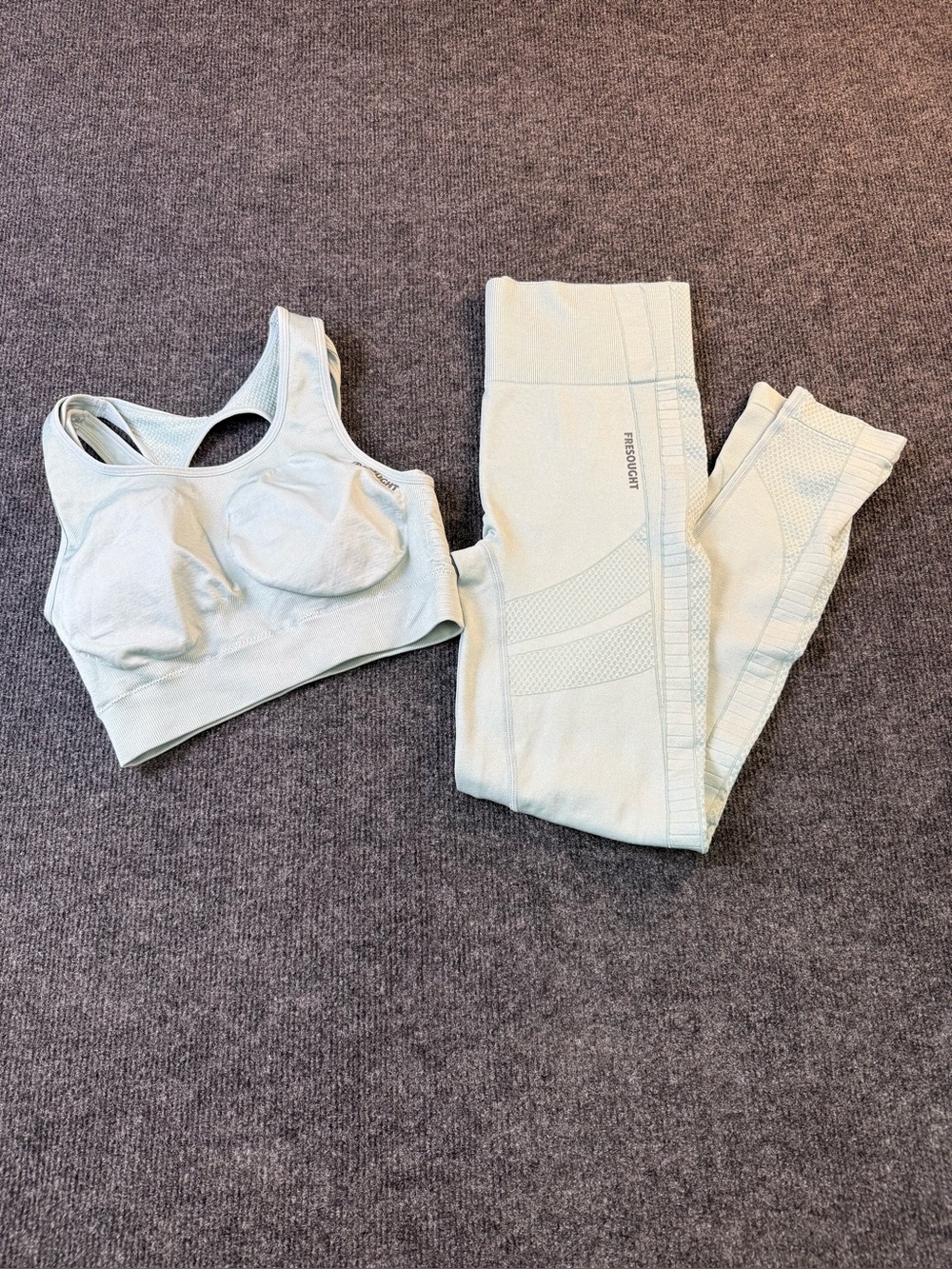 Fresought Seamless Light Mint Sports Bra & Legging Set - Unknown Brand